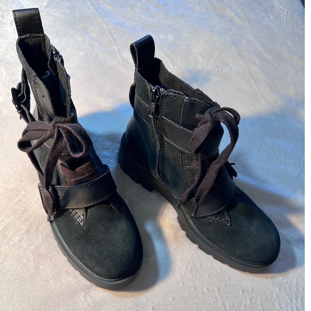 UGG Noe Moto Boots Black Leather Suede Buckle Lace Up Lug Sole  Womens 7 NWOT